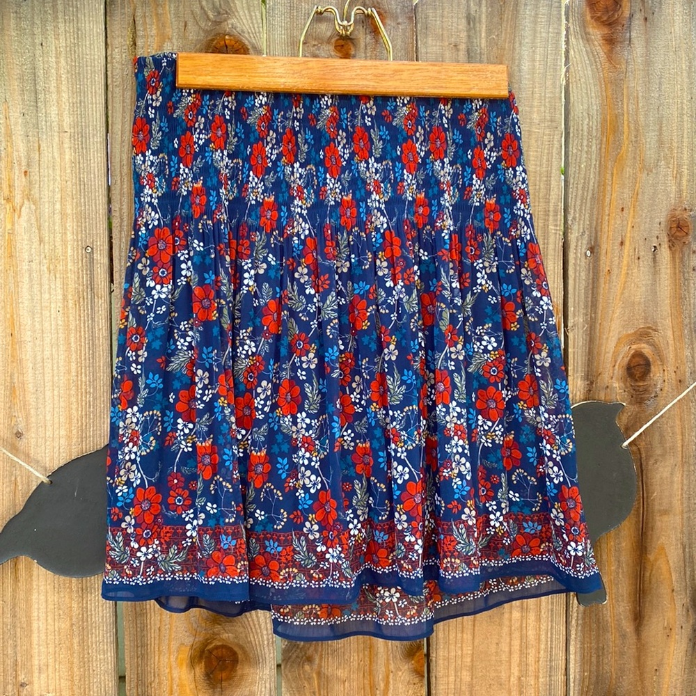 Flowy Max Studio skirt, size small